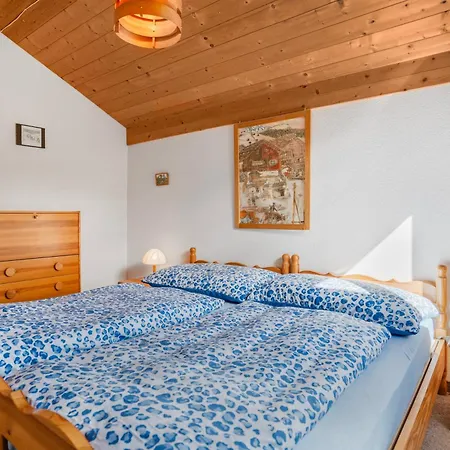 Panoramic View With Balcony, Fireplace And Parking Daire Tiefencastel